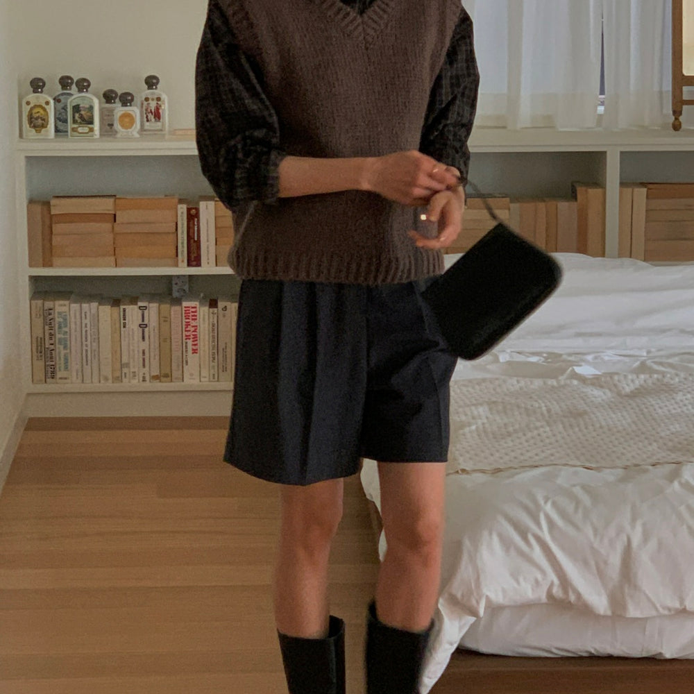 
                  
                    WOOL BLEND TAILORED SHORTS
                  
                