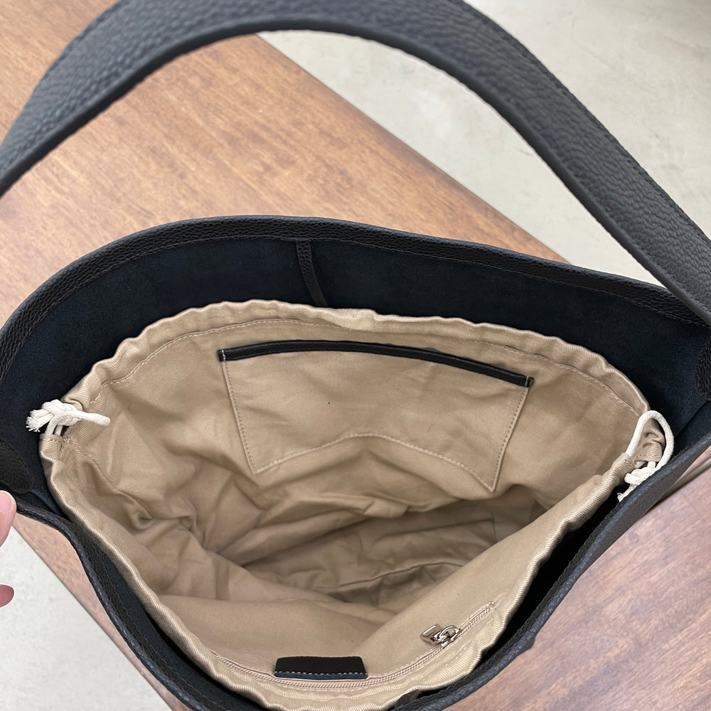 
                  
                    LARGE SHOULDER BAG
                  
                